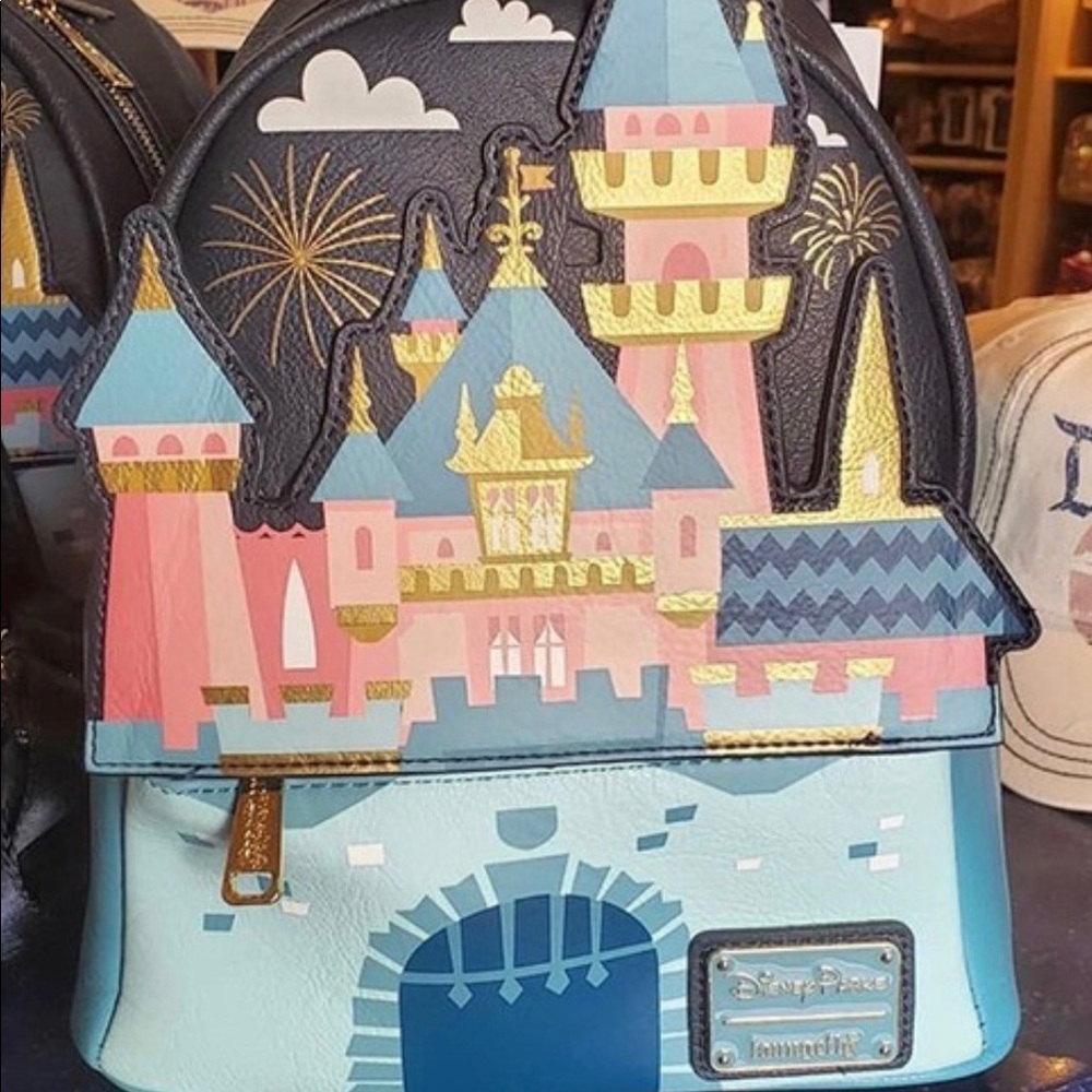 Loungefly Castle •ISO• !!! Please help!!! •ISO•